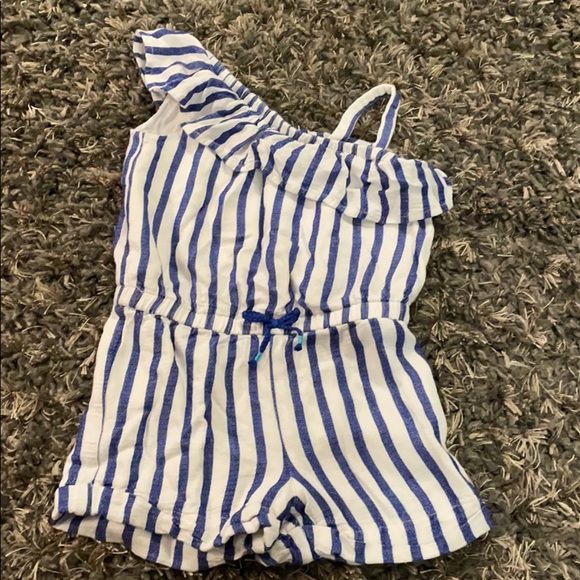 4 Adorable Rompers bundle - Picture 7 of 9